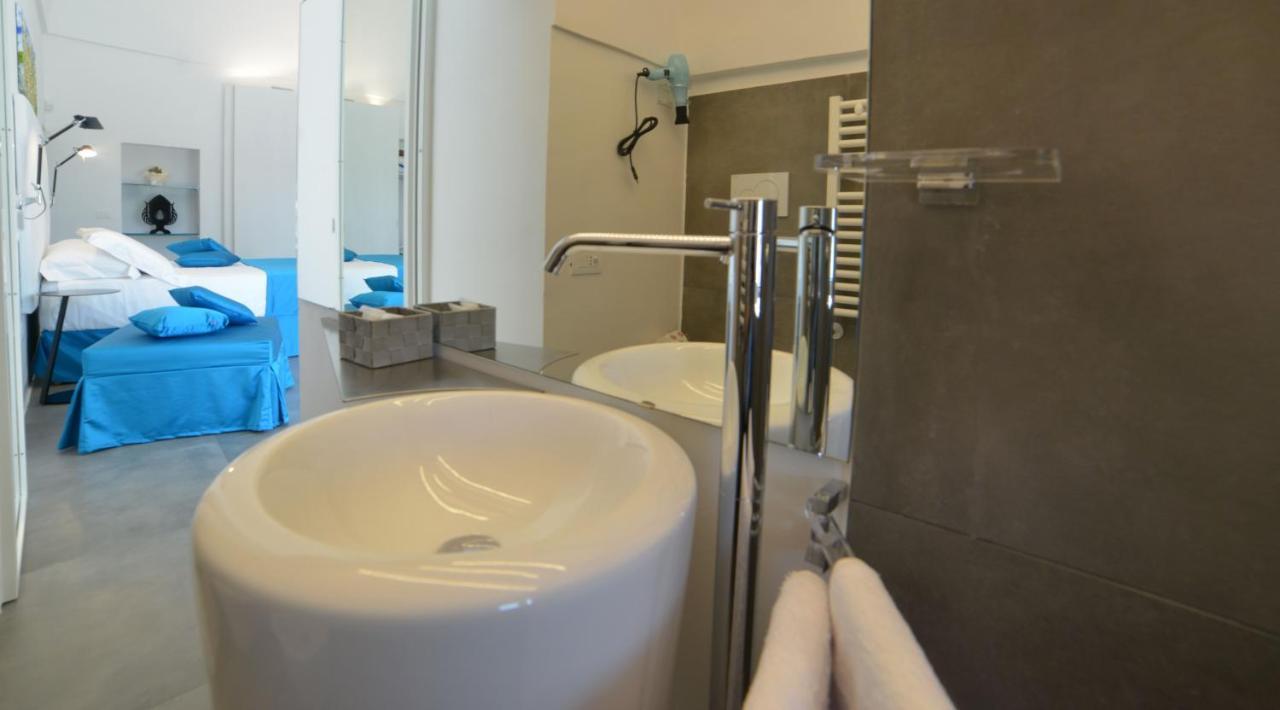 אוסטוני Sunshine Luxury Rooms מראה חיצוני תמונה