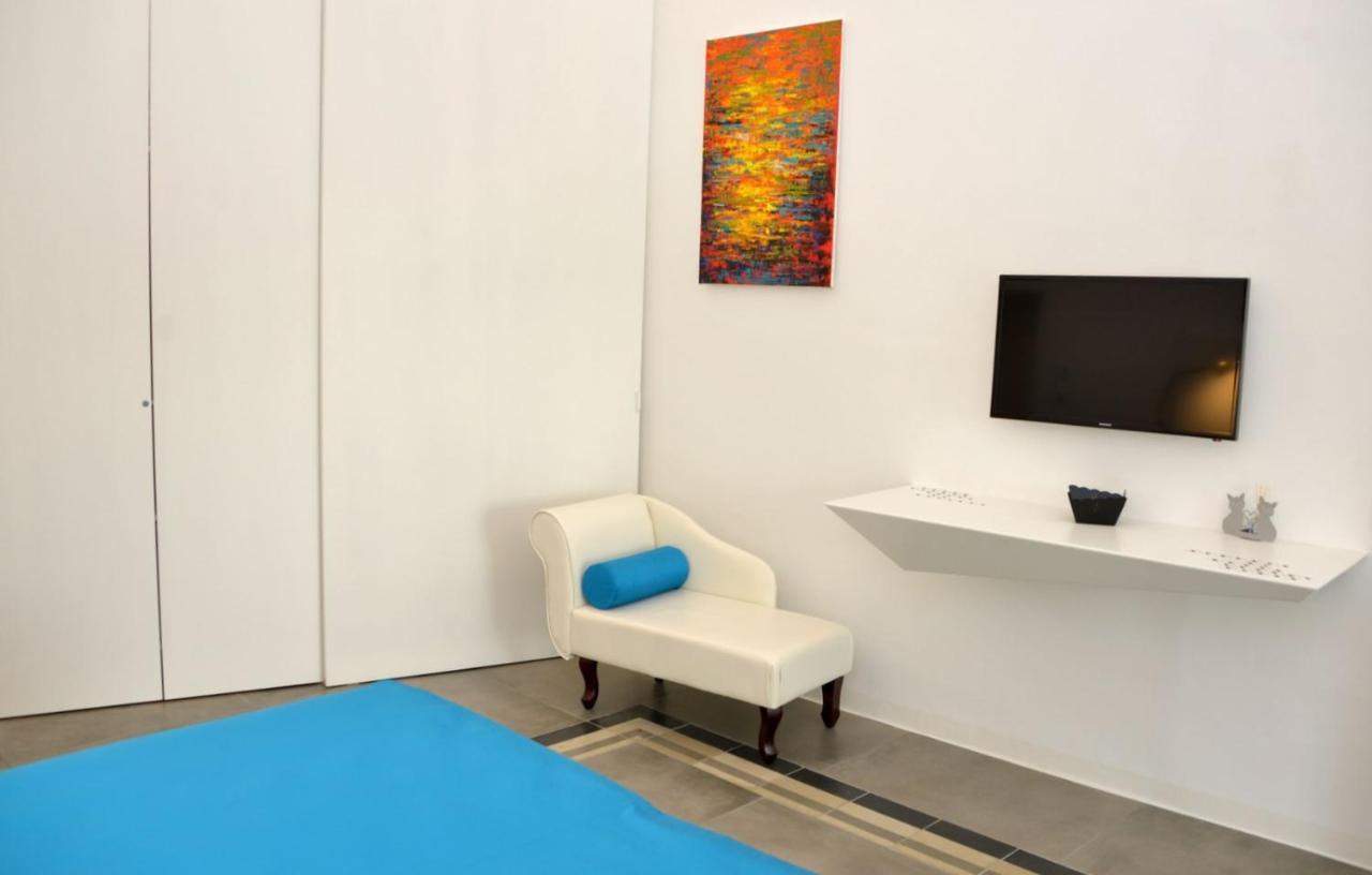 אוסטוני Sunshine Luxury Rooms מראה חיצוני תמונה