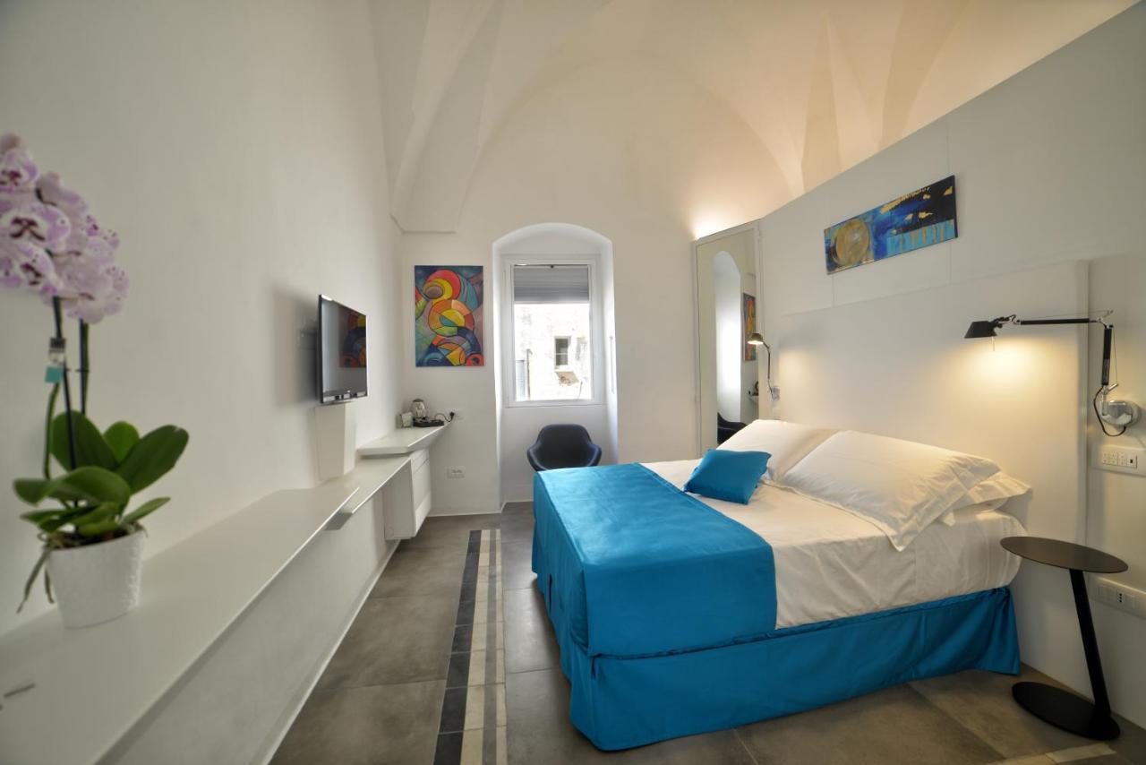 אוסטוני Sunshine Luxury Rooms מראה חיצוני תמונה