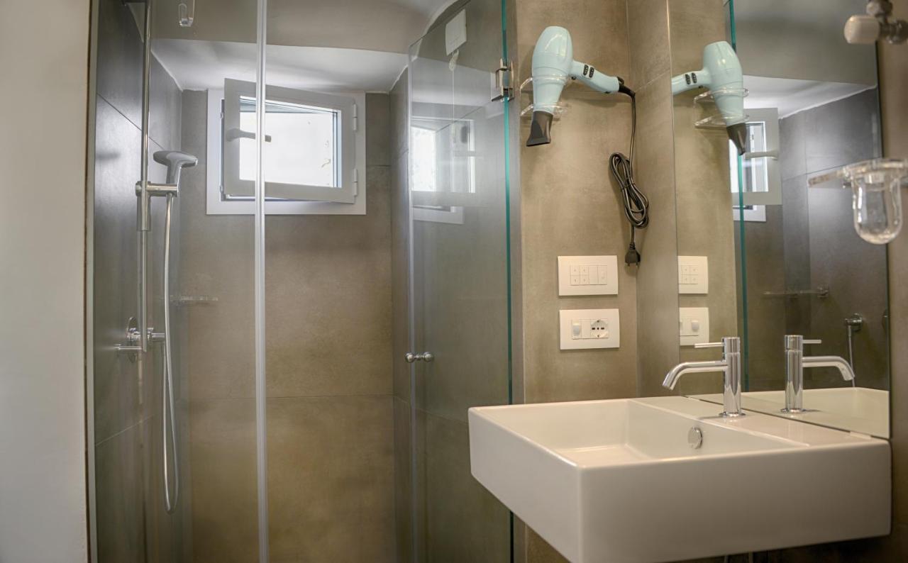 אוסטוני Sunshine Luxury Rooms מראה חיצוני תמונה