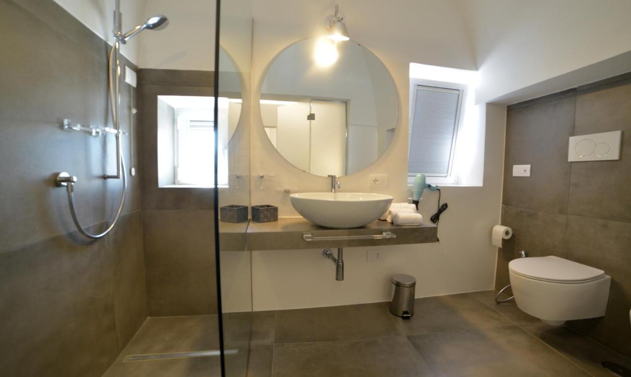 אוסטוני Sunshine Luxury Rooms מראה חיצוני תמונה